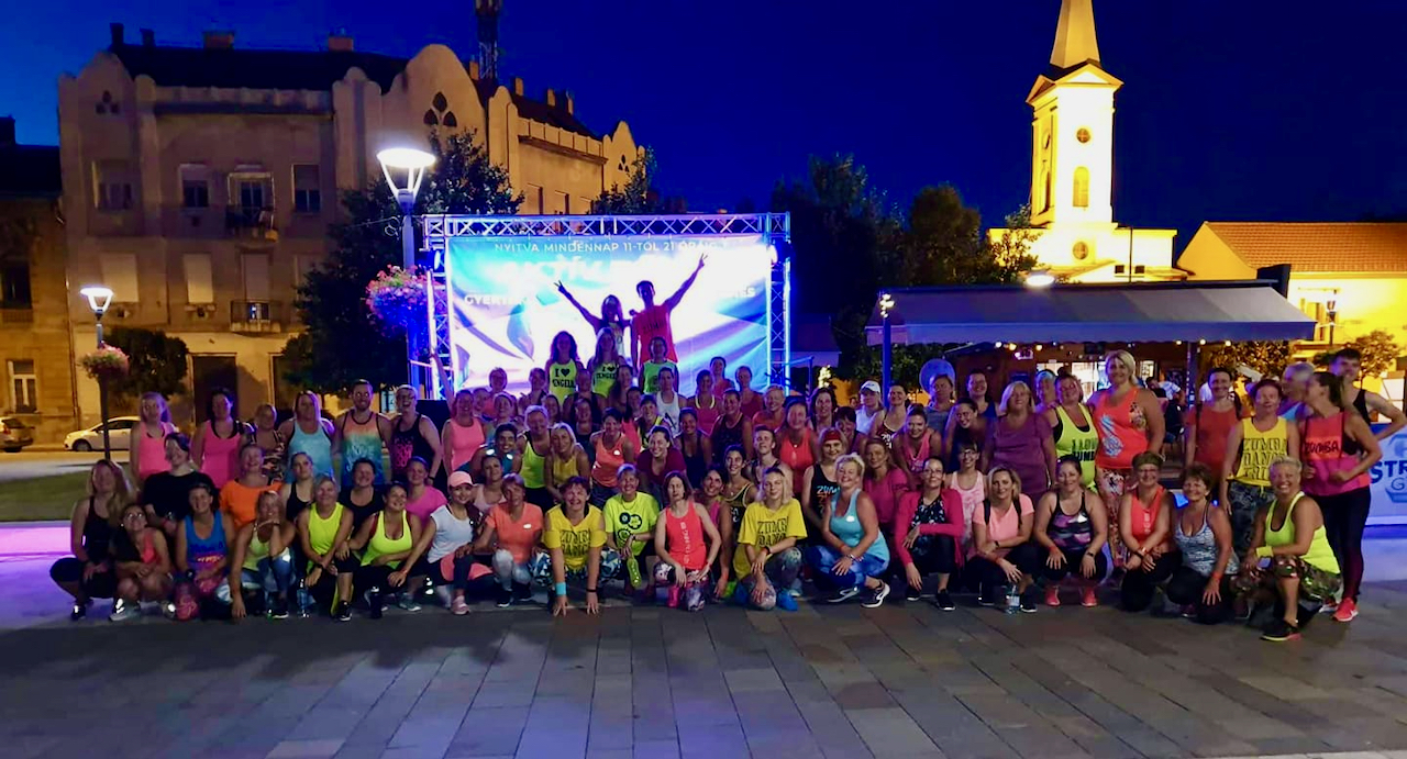 dupla dinamit zumba party csoportkép